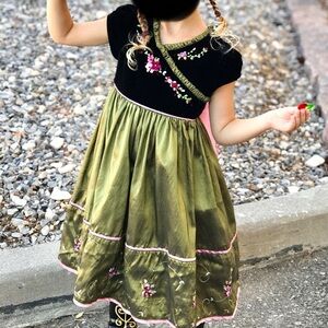 Frozen 🧊 Anna dress!